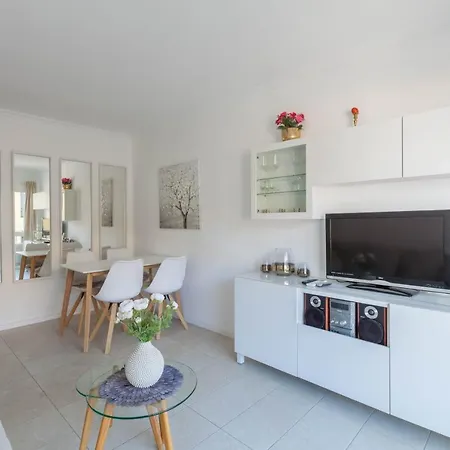 Apartamento First Line Perla Seaviews Ref 60
