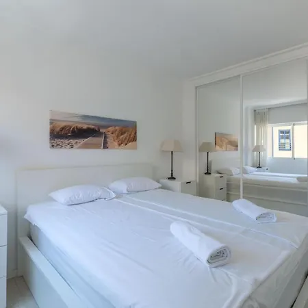 First Line Perla Seaviews Ref 60